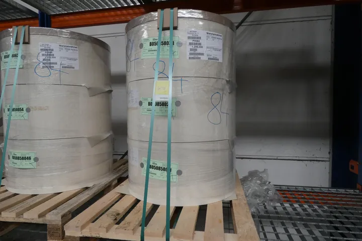 Konvolut Material, Hitzeschild-Isolierlage Umfang: Palette mit Inhalt